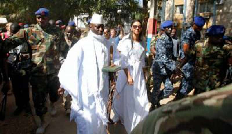 Gambia, arriva l’ultimatum dell’Ecowas a Jammeh: “Lasci il Paese o interveniamo”