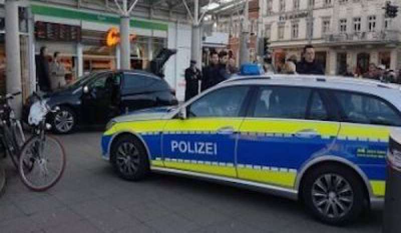 La polizia rivela: “L’attentatore di Heidelberg è uno studente tedesco 35enne”