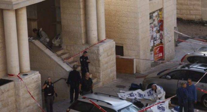 Gerusalemme, attentato in una sinagoga: sei morti