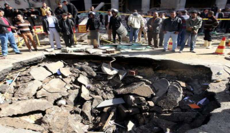 Giornata di terrore al Cairo, esplode una bomba in pieno centro