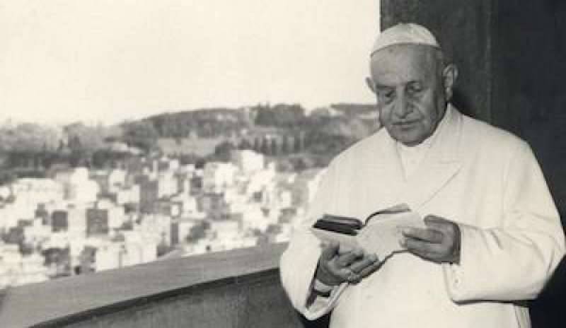 Giovanni XXIII. Mons. Tomasi: “I santi non vanno manipolati”