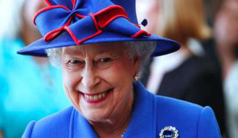 Giubileo di Zaffiro per Elisabetta II: la monarca britannica festeggia 65 anni di regno