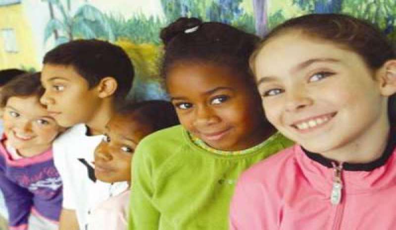 Gran Bretagna: le scuole multietniche sono migliori