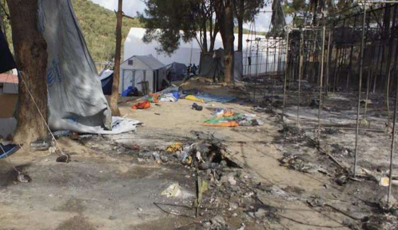 Grecia, attacco xenofobo contro campo rifugiati: ferito un migrante e 2 operatori