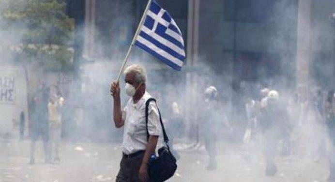 GRECIA: BANCHE CHIUSE PER SEI GIORNI, L’ECO E’ GLOBALE