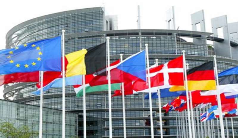 Eurogruppo: la decisione finale è un piano da 500 miliardi