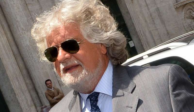 Grillo al Colle: 12 richieste a Mattarella per frenare Renzi