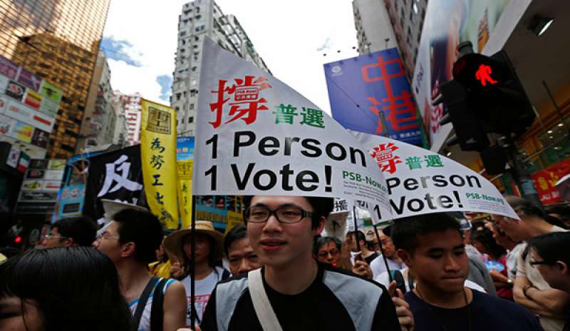 Hong Kong, dopo gli scontri i giovani “rioccupano” le strade