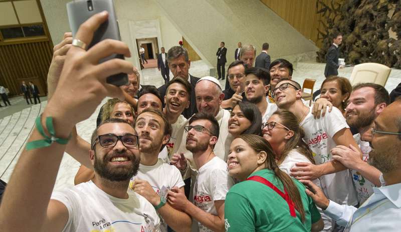 I giovani preparano l'incontro col Papa