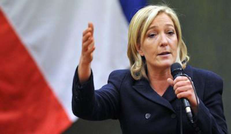 I giudici francesi all’Europarlamento: “Revocare l’immunità a Marine Le Pen”