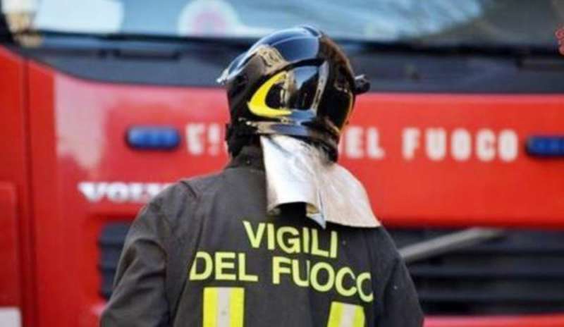 Incendi nel Carso e in Versilia: il caldo record spaventa l’Italia