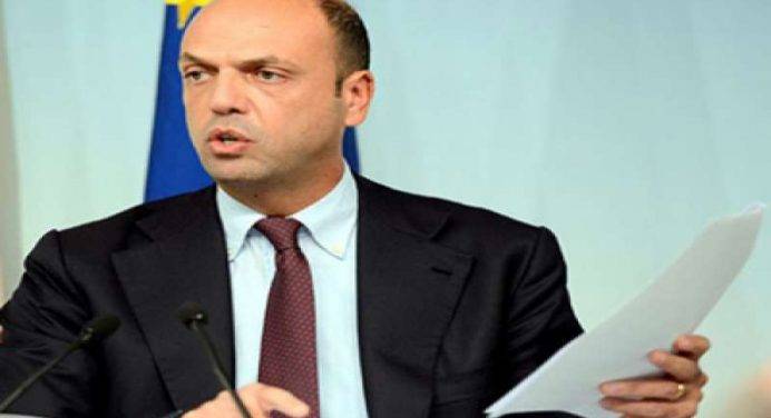 IL COISP CONTRO ALFANO: “ALTRO CHE TERRORISMO, PENSA SOLO AI TITOLI DI GIORNALE”