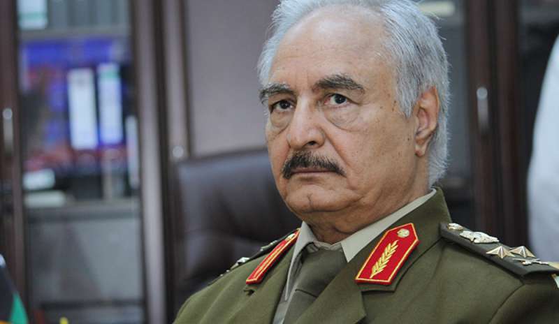 Il generale Haftar denunciato per crimini di guerra
