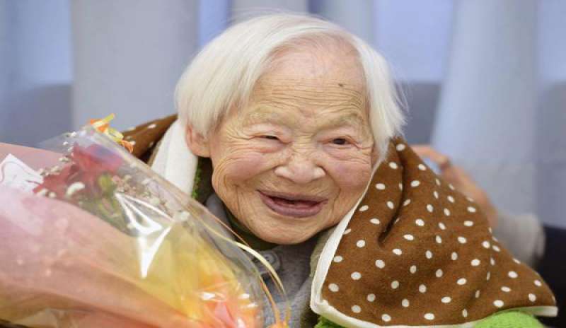 Il Giappone fa gli auguri alla donna più vecchia del mondo