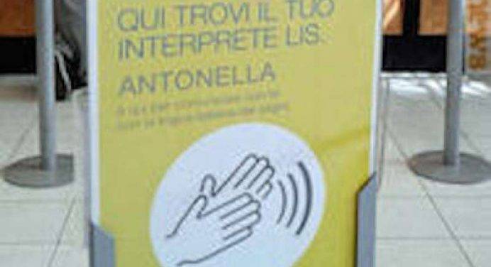 Inclusione, negli uffici pubblici si parla con lingua dei segni
