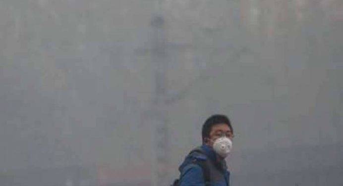 Il nord della Cina coperto di smog, gruppo di avvocati fa causa a Pechino