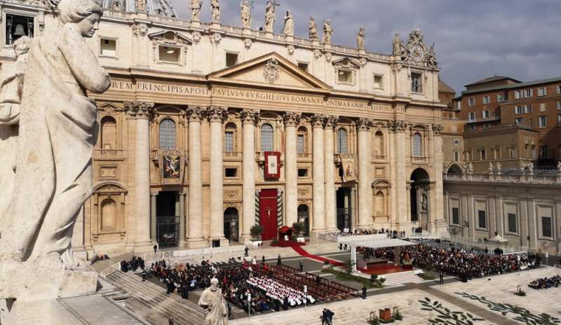 Il Papa: “Accettare o rifiutare: con la croce non si negozia”