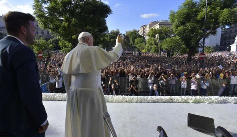 Il Papa ai giovani: “Non si crea speranza senza radici”