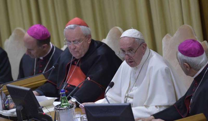 Il Papa ai vescovi: “Proteggete i vostri preti”
