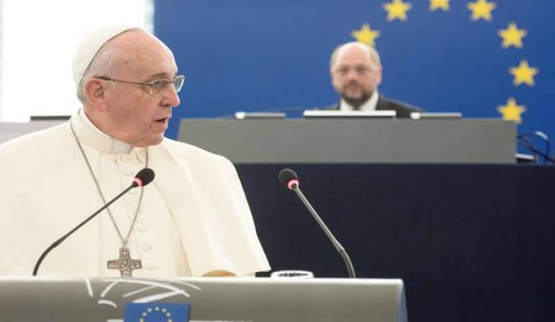 Il Papa all’Europa: Centralità non all’economia ma alla sacralità umana