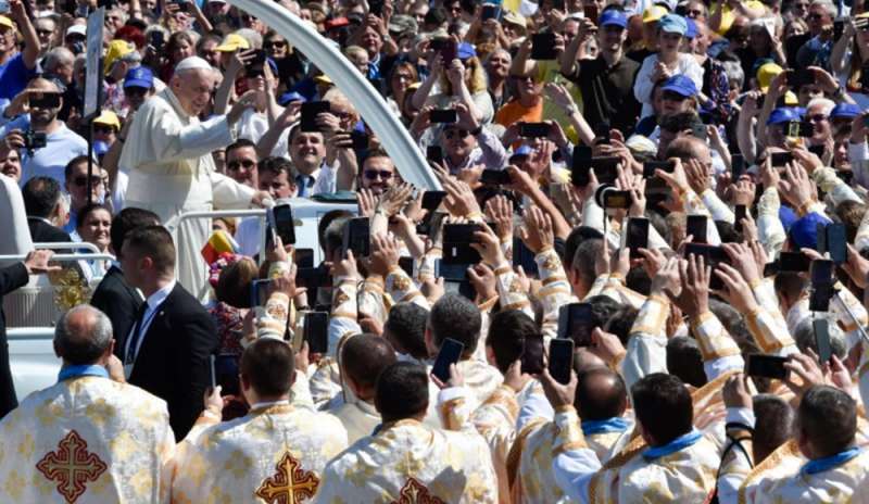 Il Papa beatifica 7 martiri: “Il rancore è vinto col perdono”