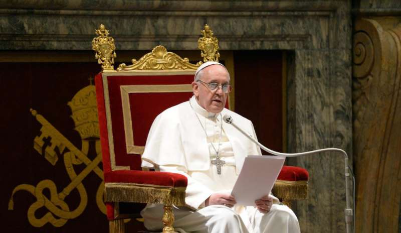 Il Papa: “Bisogna evangelizzare lungo la strada”