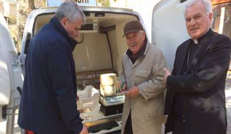 Il Papa compra i prodotti delle zone terremotate per le mense dei poveri