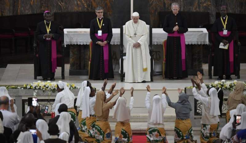 Il Papa: “Di fronte alla crisi sacerdotale, tornare nei luoghi della chiamata”