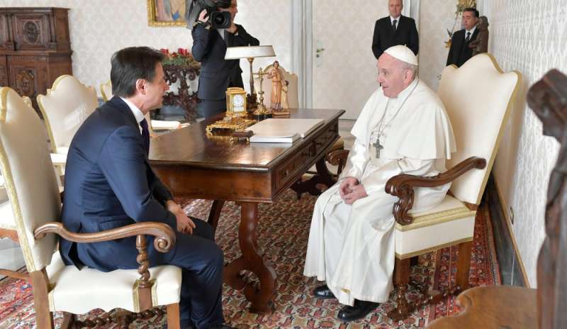 Il Papa incontra il premier Conte