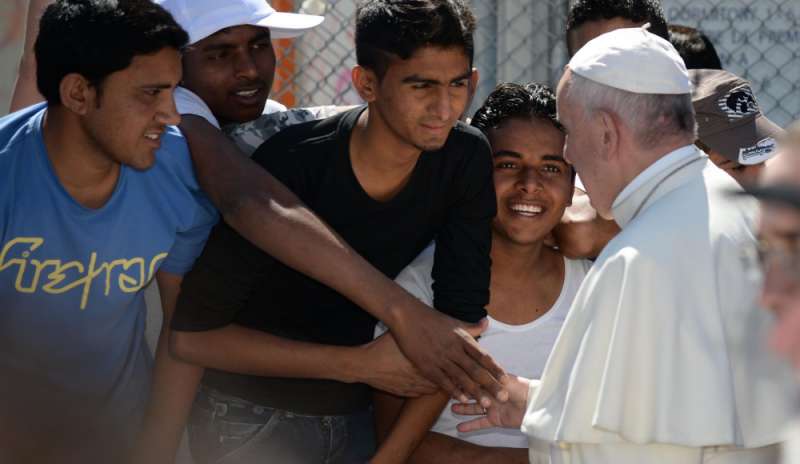 Il Papa: “La politica strumentalizza paure sui migranti”