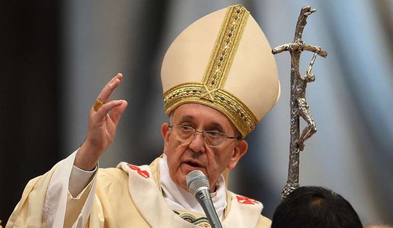 Il Papa: “La preghiera è necessaria per far breccia nella memoria di Dio”