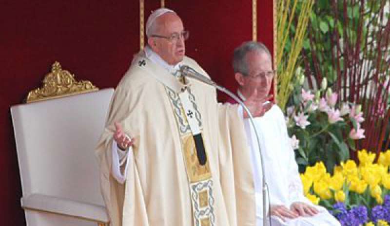 Il Papa: “La Resurrezione è molto più di una festa”