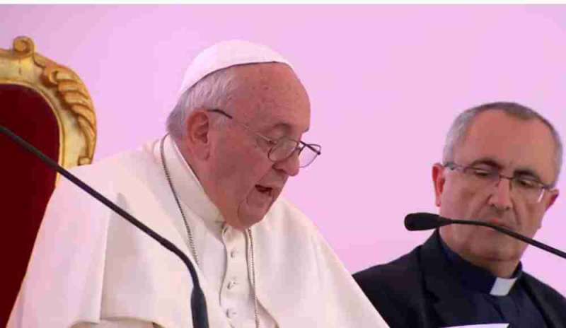 Il Papa: “La teologia di laboratorio è distillata, pura come acqua, ma non ha sapore”