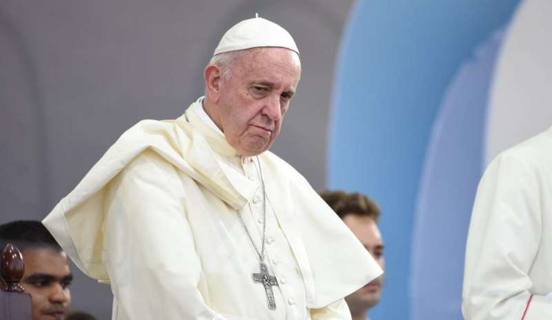 Il Papa: “La Via Crucis continua nei volti feriti dall'indifferenza”