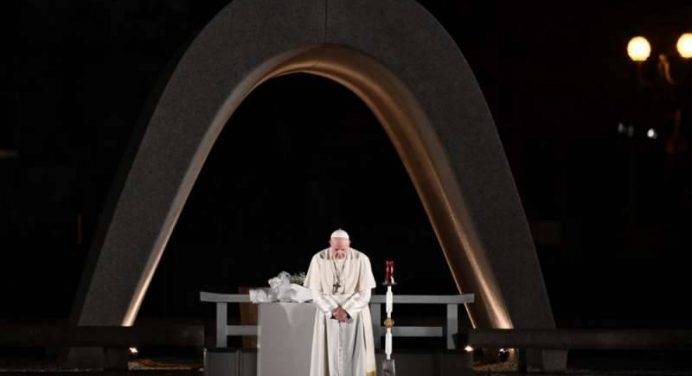 Il Papa nell'inferno di Hiroshima: “Saremo giudicati per questo”