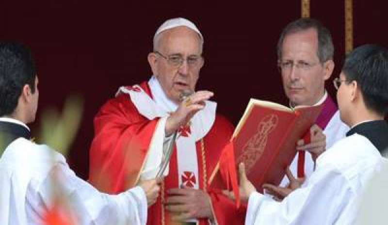 Il Papa: “No ai cristiani tifosi e all’omologazione senza libertà”