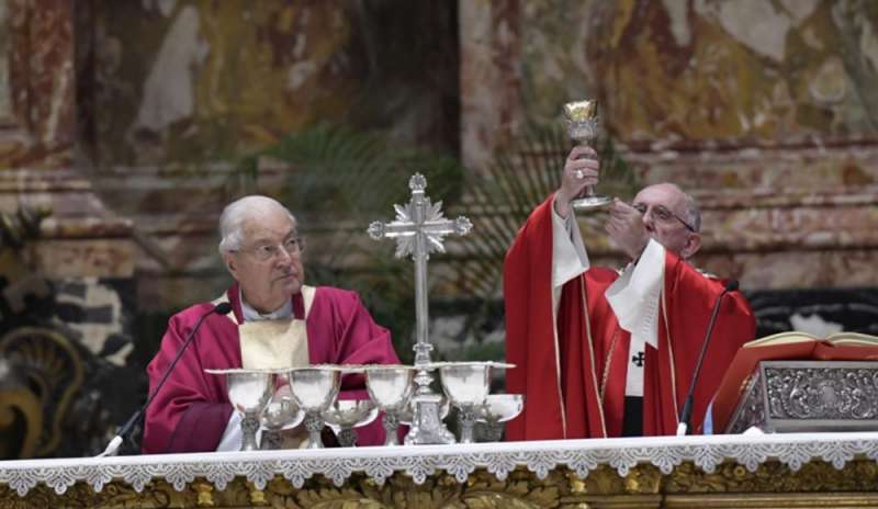 Il Papa: “Occorre dire 'no' alla cultura del trucco”