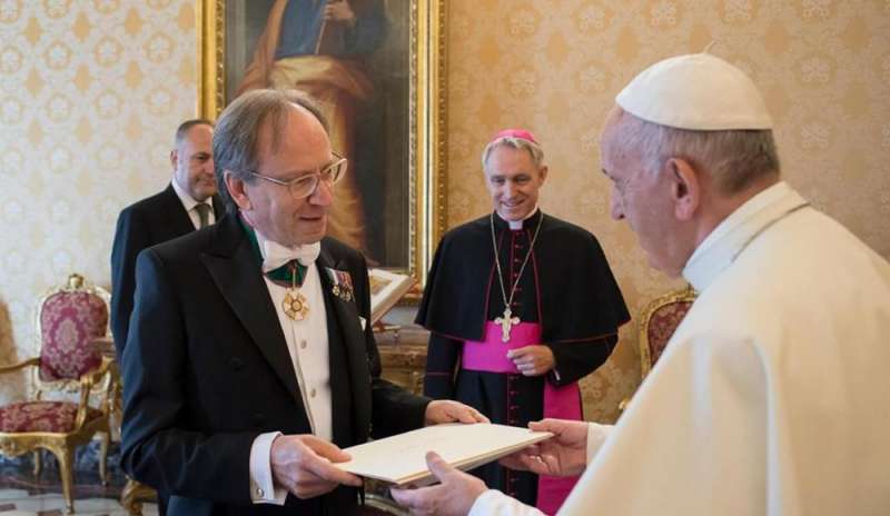 Il Papa riceve Sebastiani, ambasciatore d’Italia presso la Santa Sede