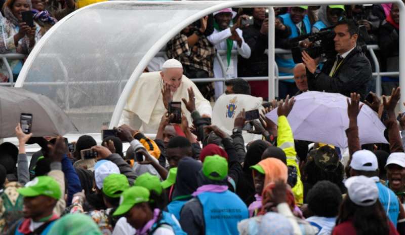 Il Papa arriva in Madagascar
