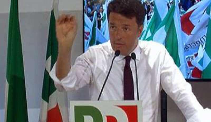 Il Pd si lacera dopo il voto: Renzi dice no al logoramento e lancia la sfida alla minoranza