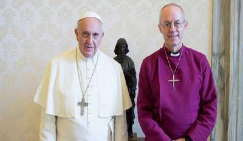 Il Pontefice in udienza con il primate anglicano Welby: “L’ecumenismo non è mai un impoverimento, ma una ricchezza”