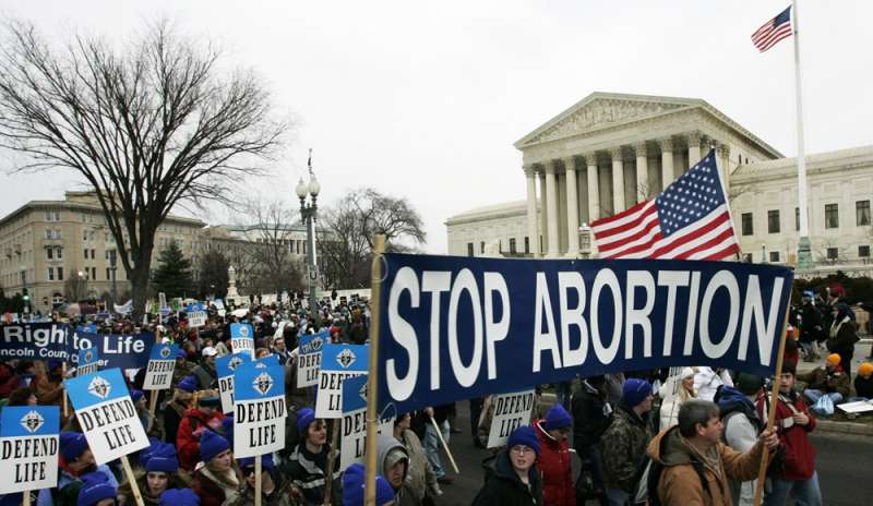 Il Senato frena la battaglia di Trump contro l'aborto