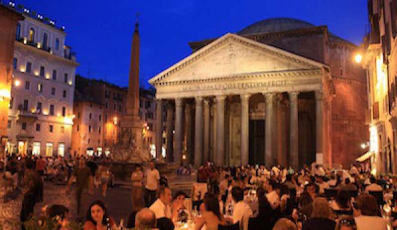 Il vicesindaco Bergamo: “No al ticket per entrare nelle piazze storiche romane”