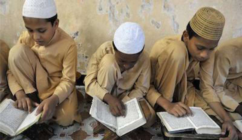 In Bangladesh oltre 100 scuole islamiche operano senza permessi né controlli