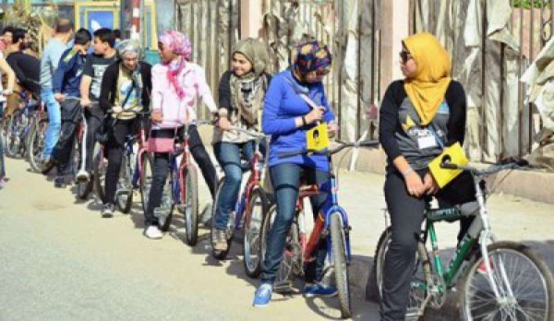 In Egitto le donne sfidano l’integralismo andando in bicicletta