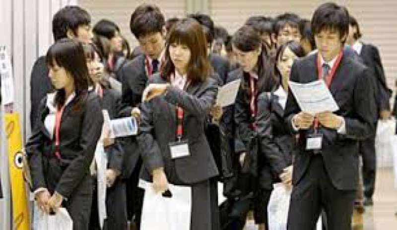 In Giappone si lavora troppo, il Governo mette tutti in ferie