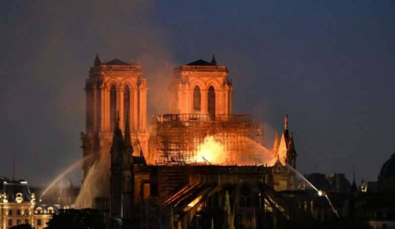 Incendio a Notre-Dame, ipotesi cortocircuito