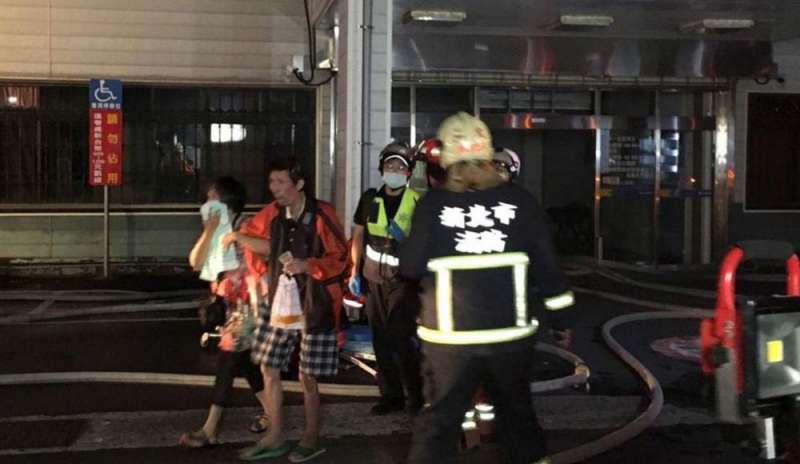 Incendio in ospedale: 14 vittime