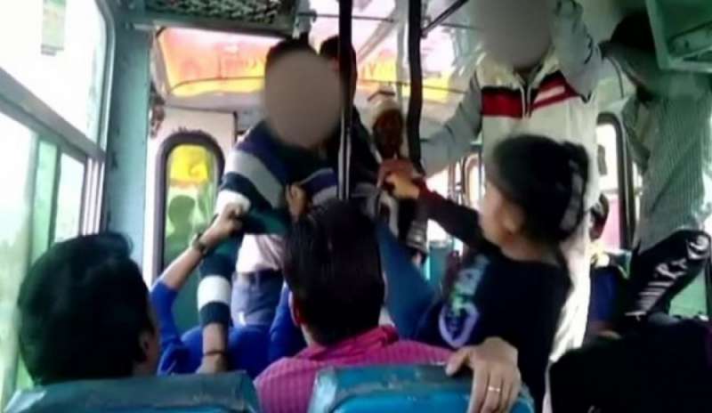 India: nessun premio per le sorelle molestate sul bus