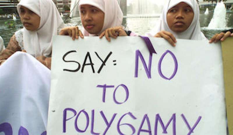 Indonesia, donne musulmane a congresso: “No alla poligamia, può portare alla violenza”